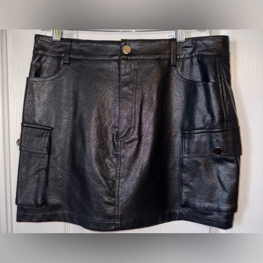 Fashion Nova Always On The Cargo Faux Leather Mini Skirt Black Size L
